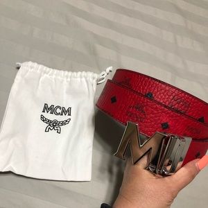 MCM  Claus silver reversible belt 1.75” in visetos